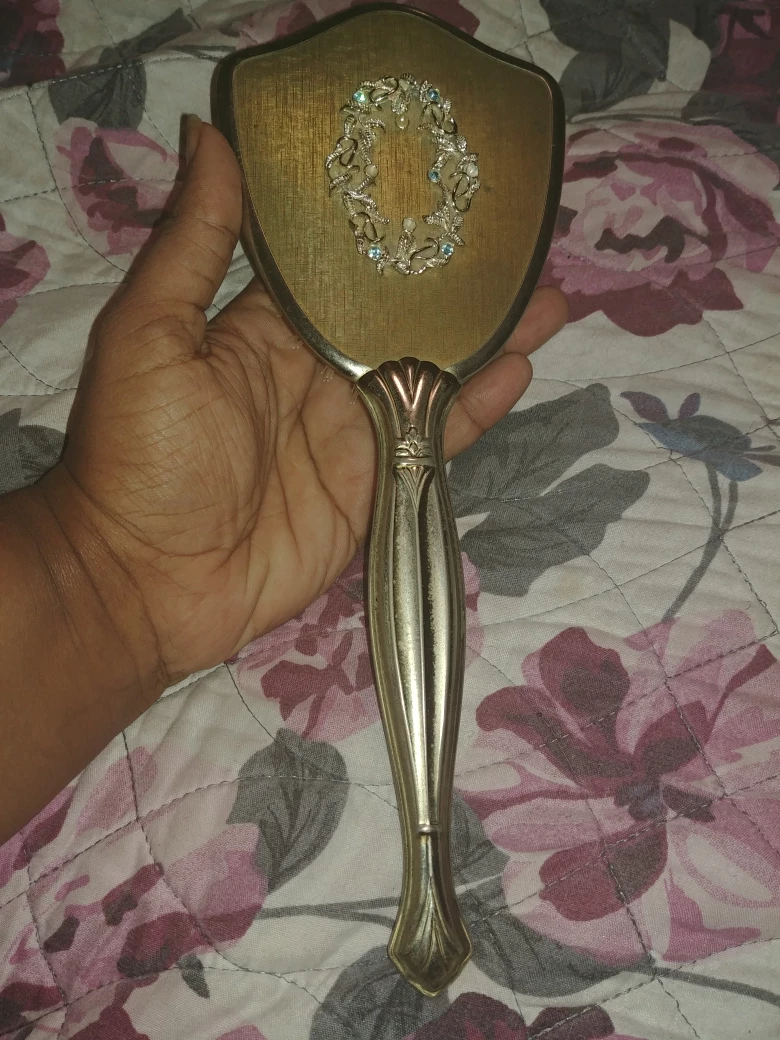 Vintage Hand brush Price is firm image indicator(2)