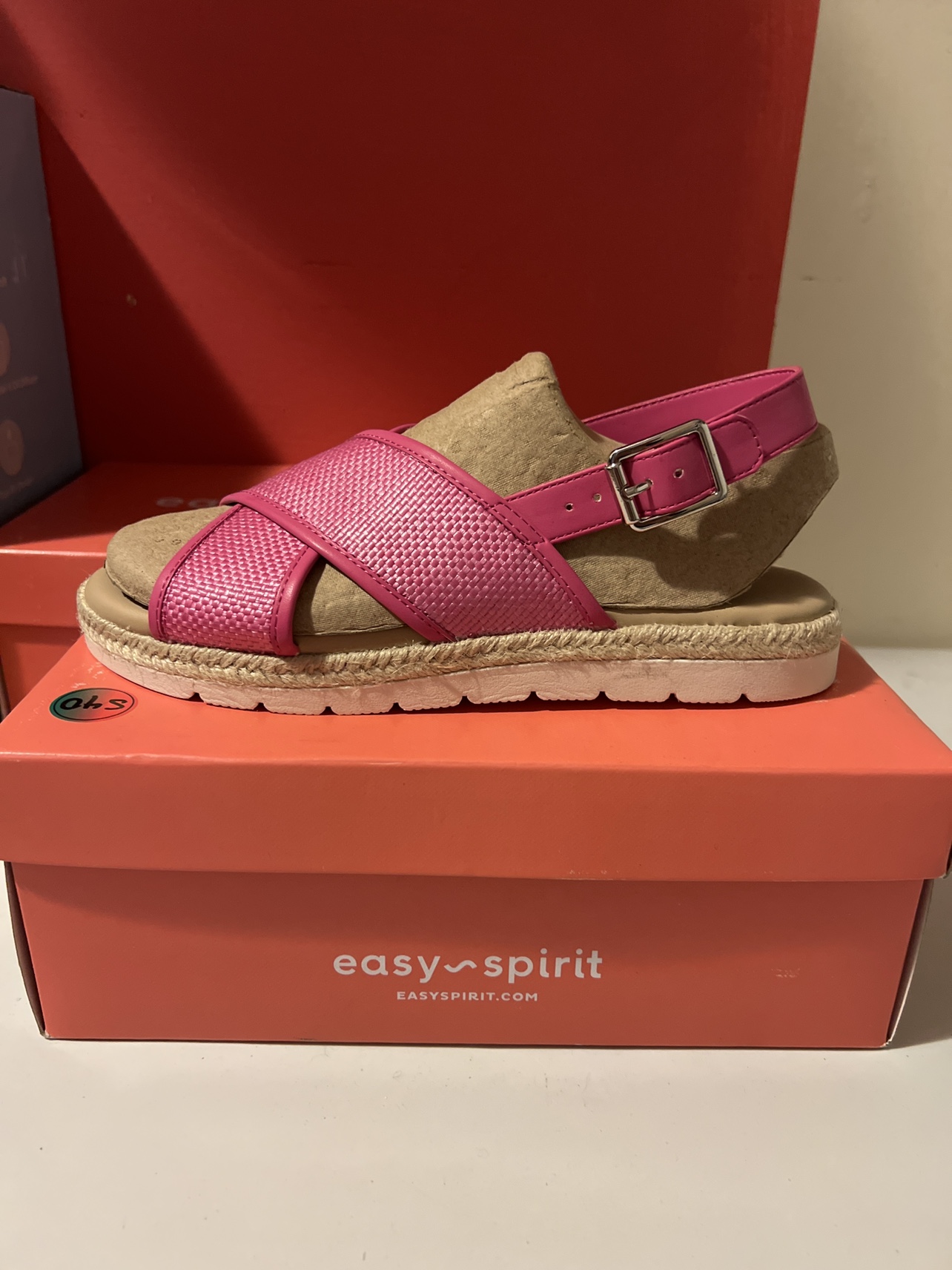 Ladies size 8 thumbnail