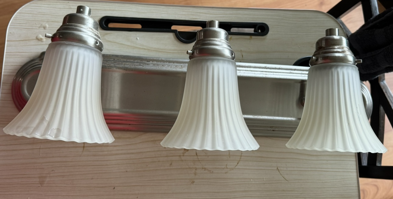Vanity light fixture thumbnail
