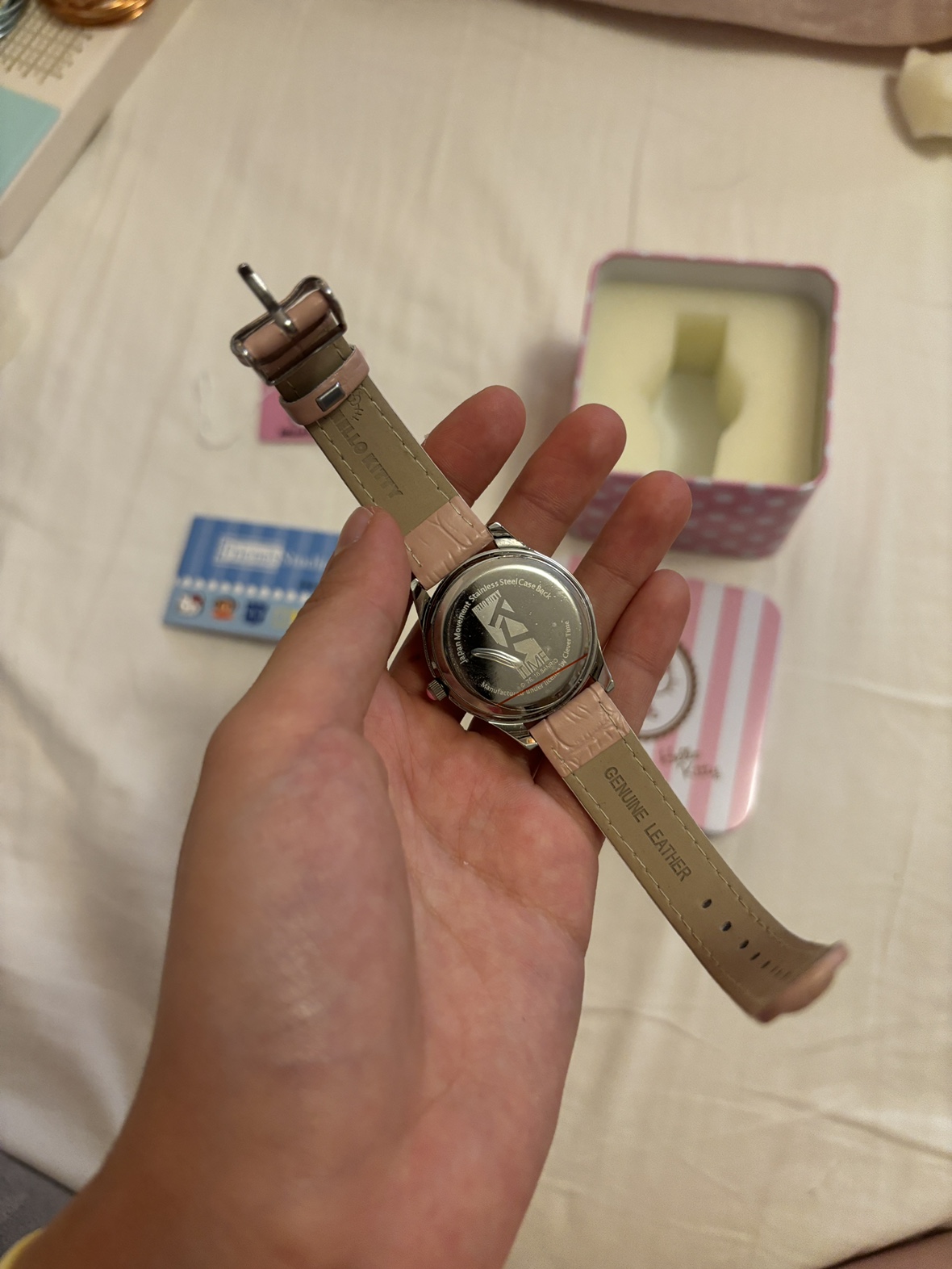 Genuine leather authentic Hello Kitty Watch image indicator(4)