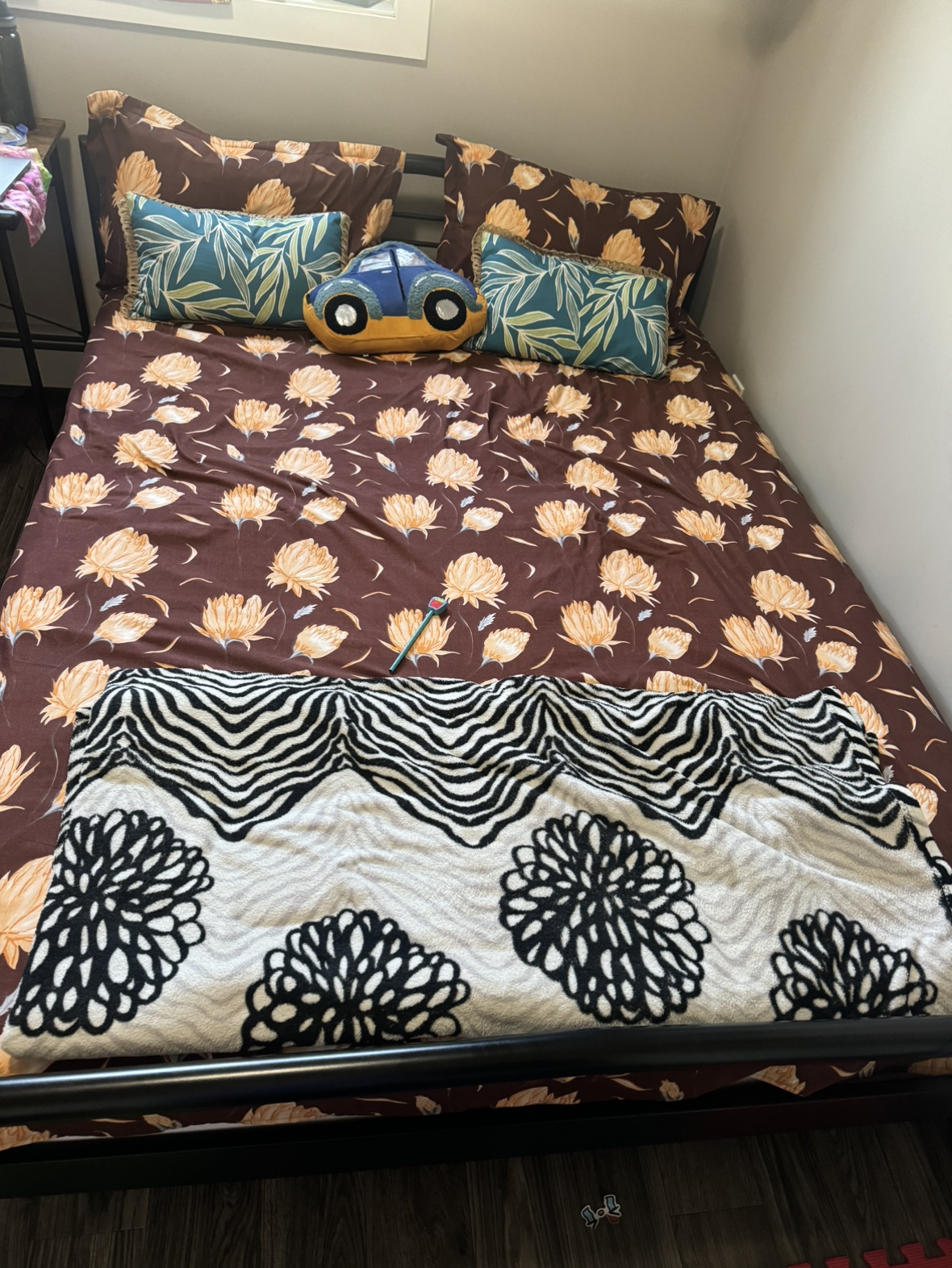 Queen Size Bed - photo 3