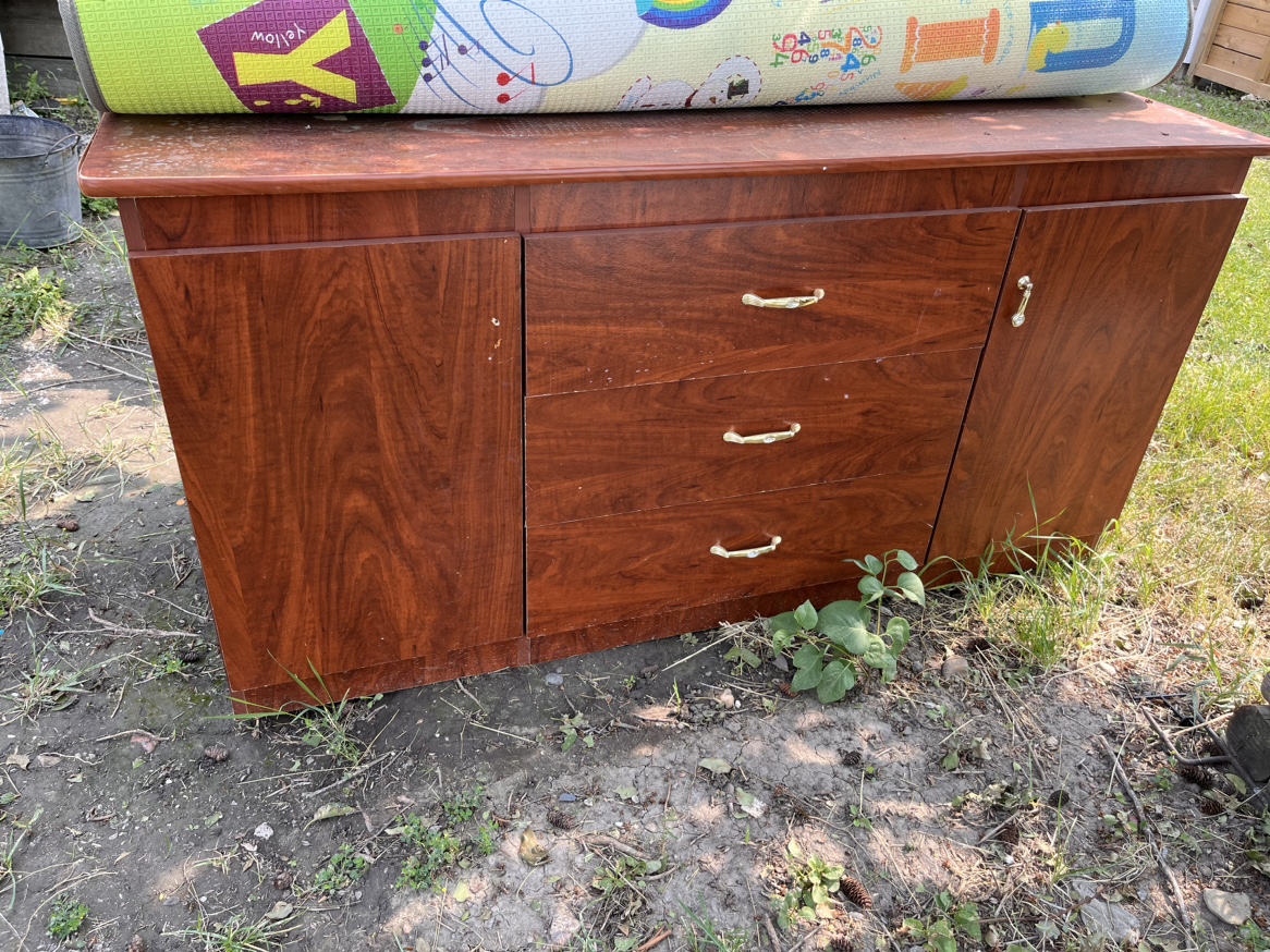 Free dresser