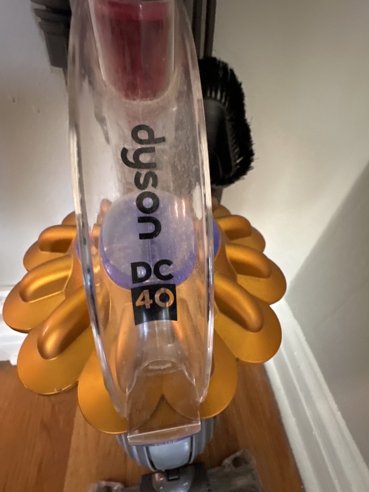 ❗️MOVING SALE ❗️Dyson DC40 Upright Vacuum - photo 3