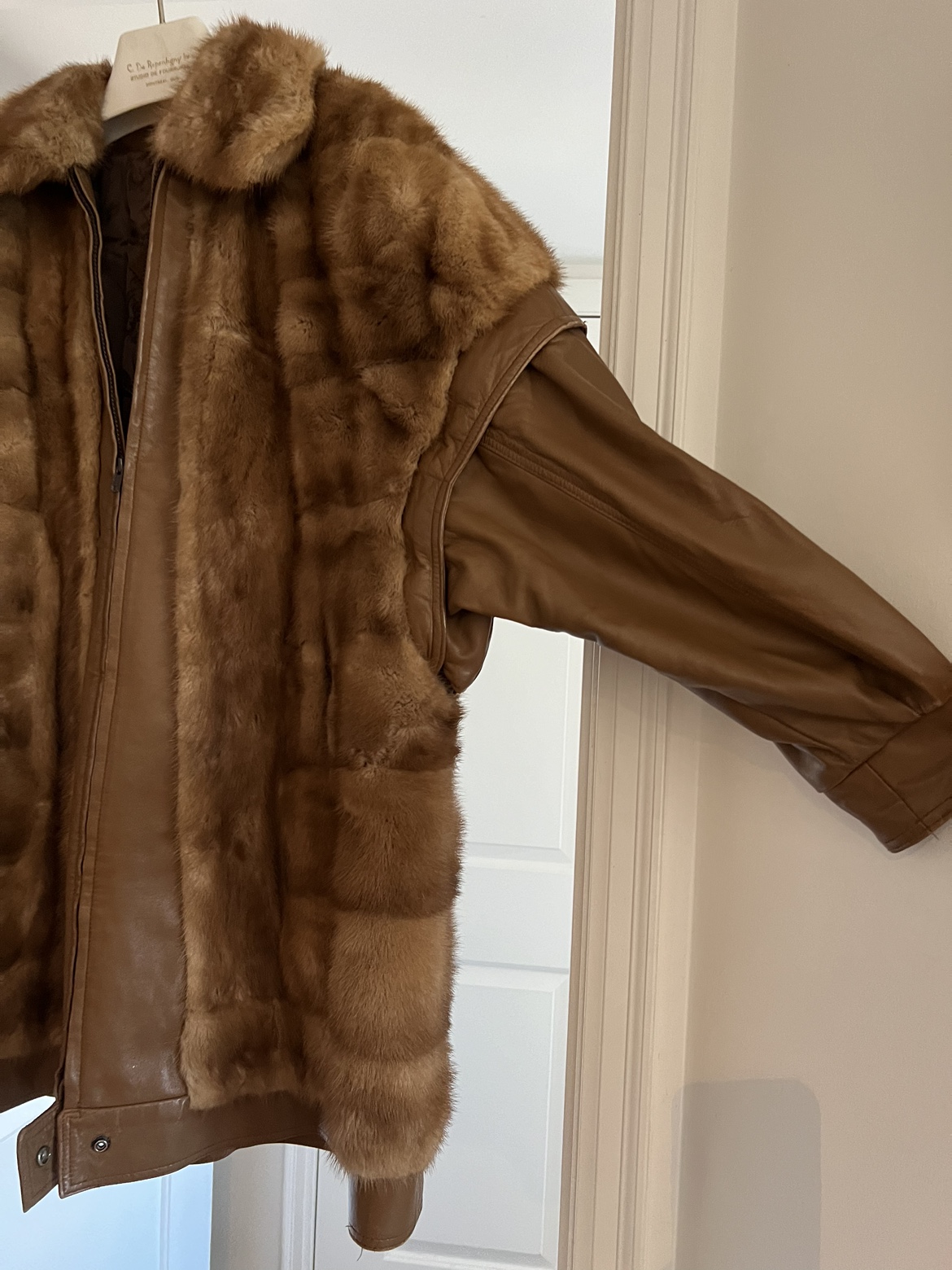 Vintage fur and leather coat / fur vest in golden cognac image indicator(4)