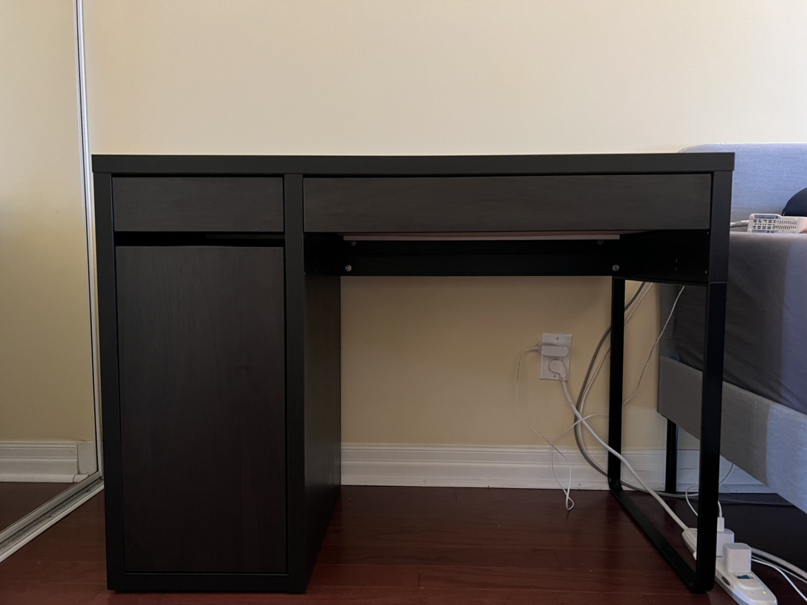 IKEA MICKE Desk