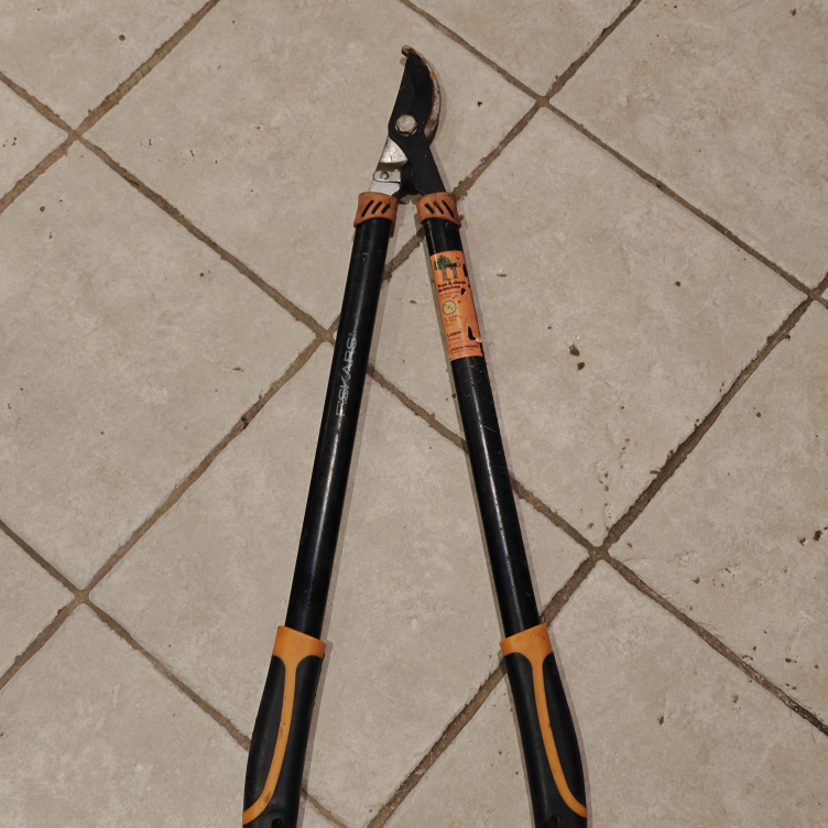 Fears Long Handle Pruners