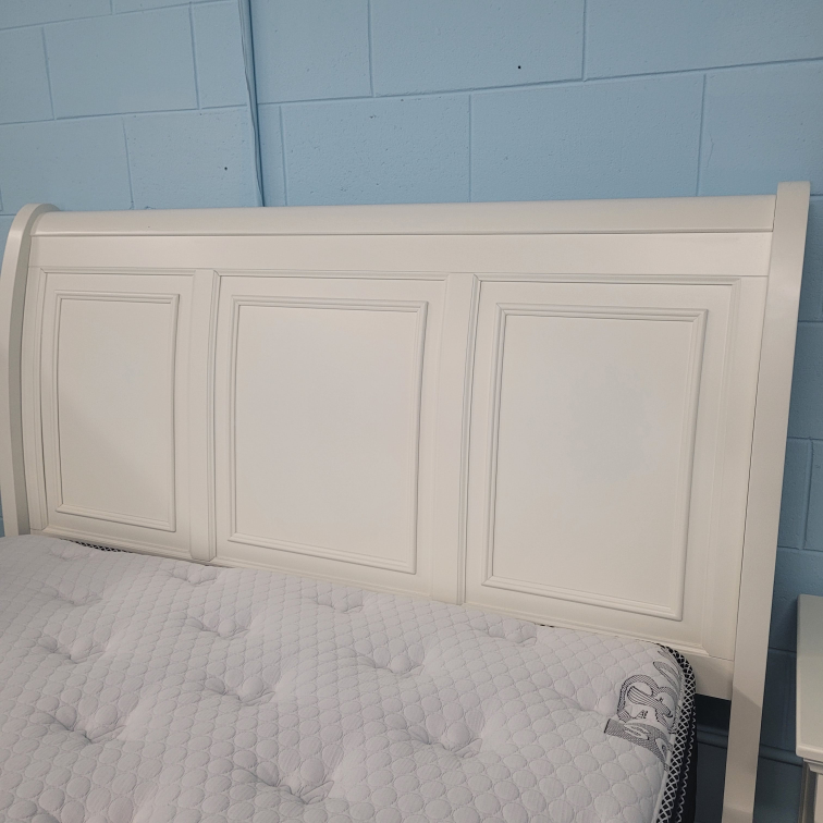 Queen Storage Bed with Dresser and 2xNightsstands - photo 3