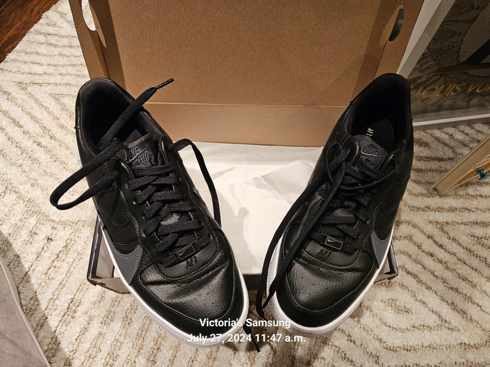 Womens Nike AirForce 1 size 9 1/2 - photo 2