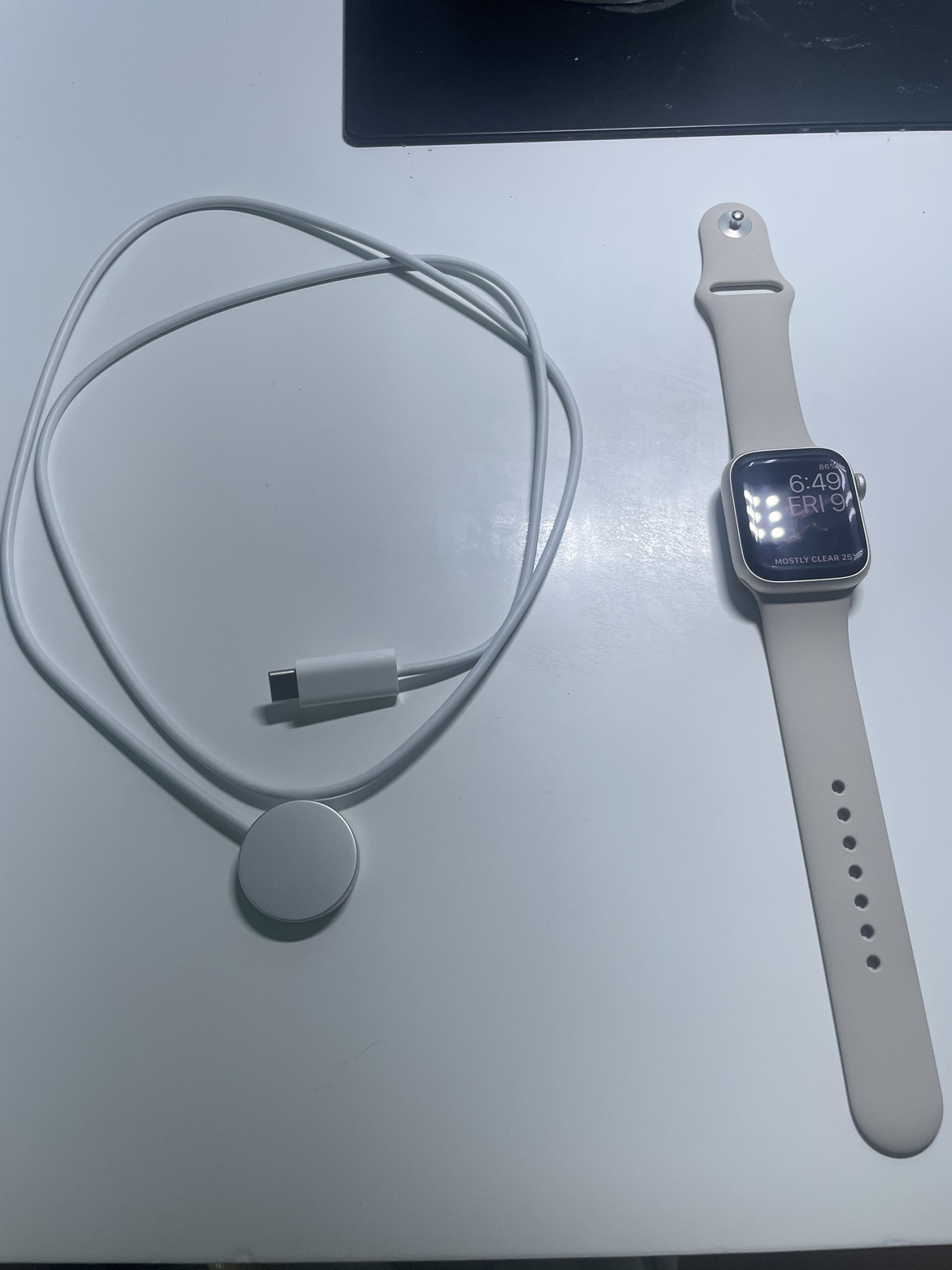 Series 8 starlight Apple Watch - photo 2