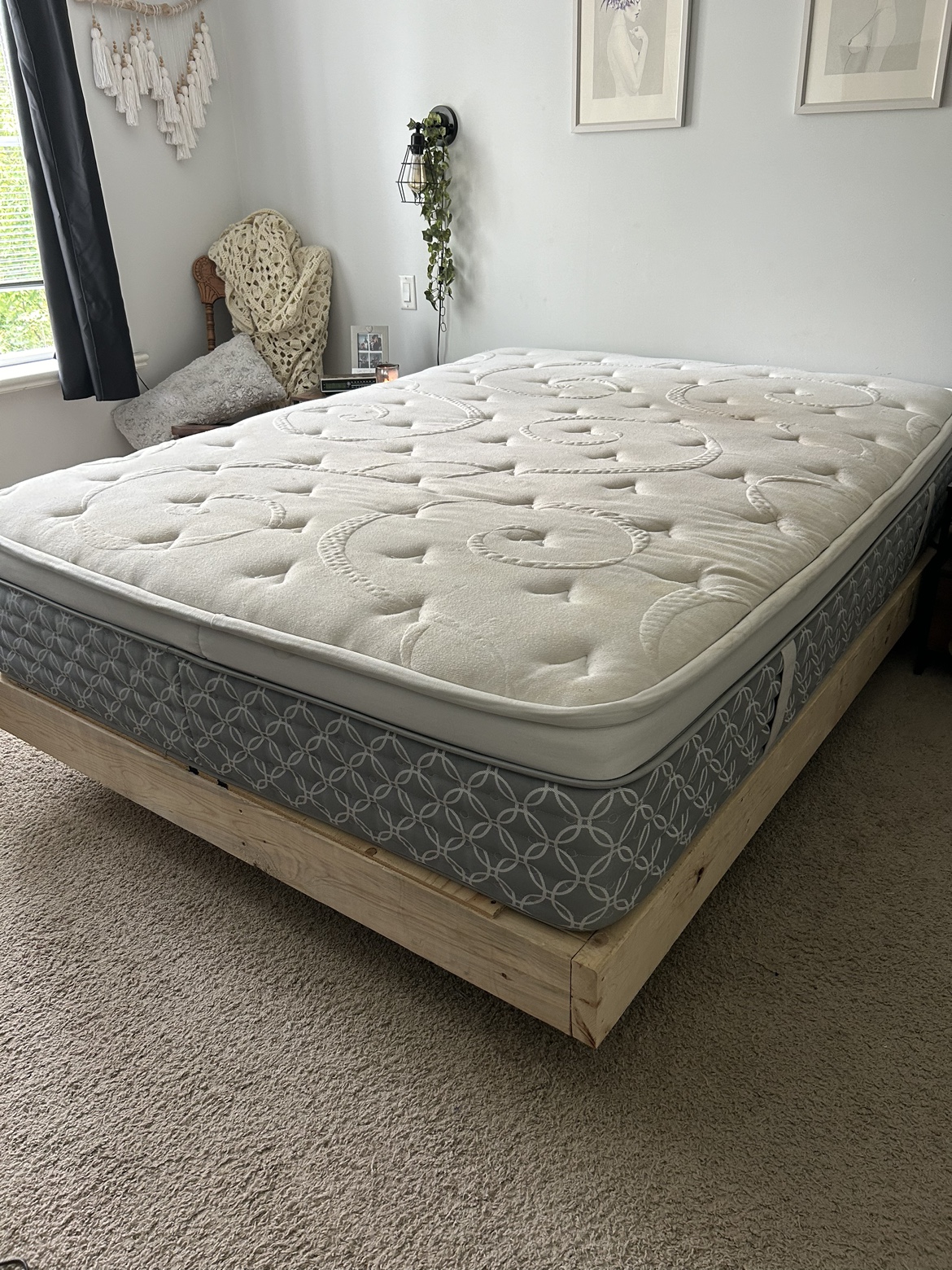 Queen sized mattress plus floating style bed frame