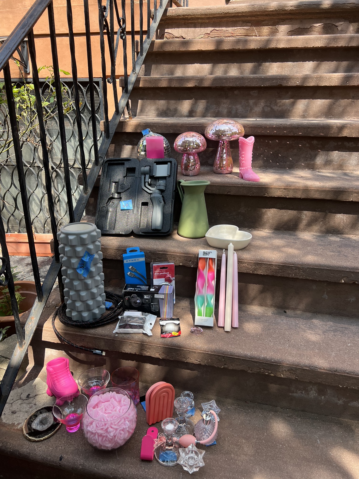 STOOP SALE TODAY - photo 3