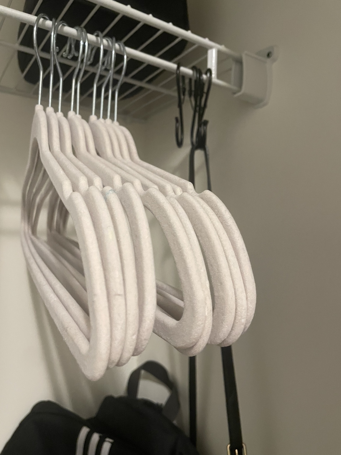 10 heavy duty hanger together $5 thumbnail