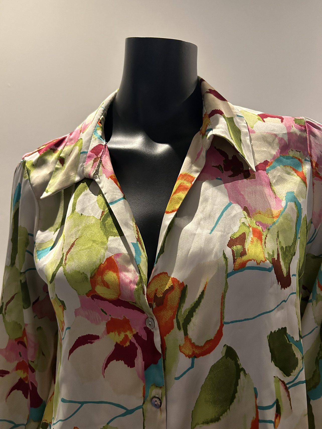 New with tags silky gorgeous floral Zara top image indicator(3)