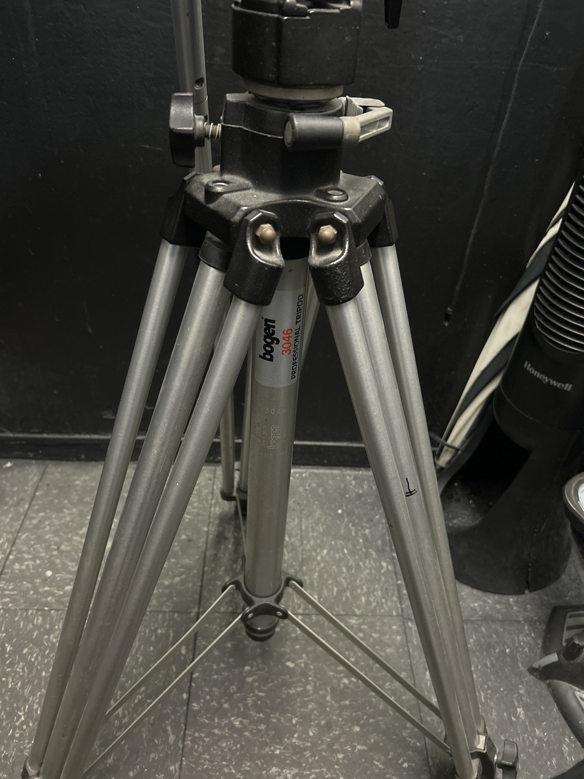 Bogen 3046 Tripod