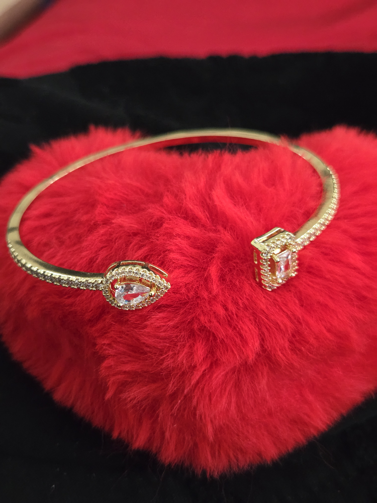 gold open bangle new ✨️ image indicator(3)