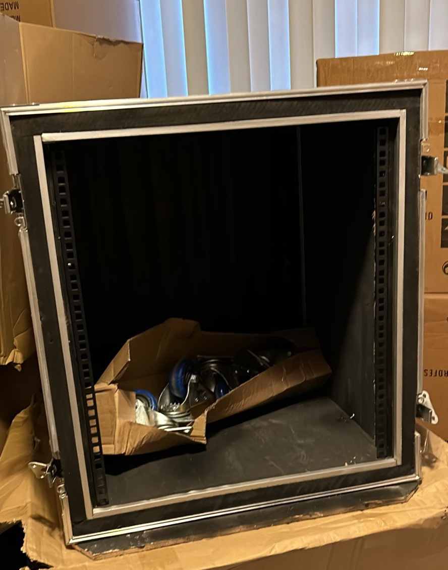 12 shockmouted rack case