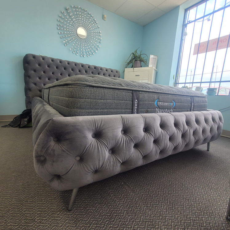 Queen Size Bed Frame - photo 3
