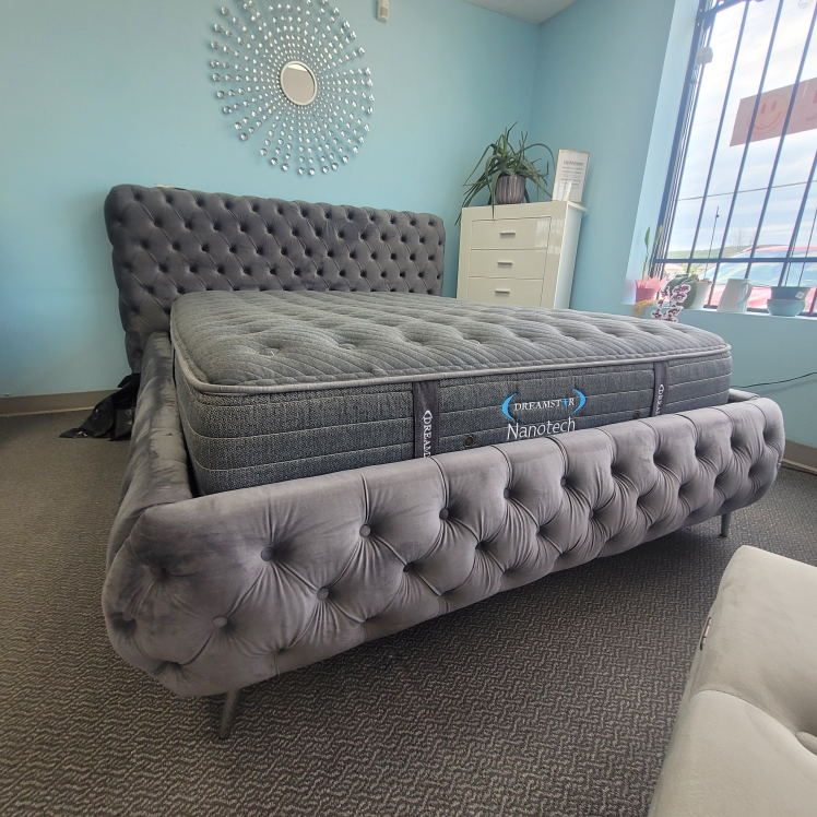 Queen Size Bed Frame - photo 4