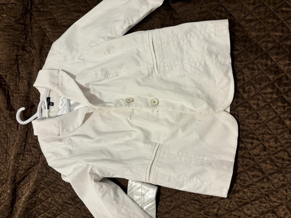 Le Chateau White Blazer