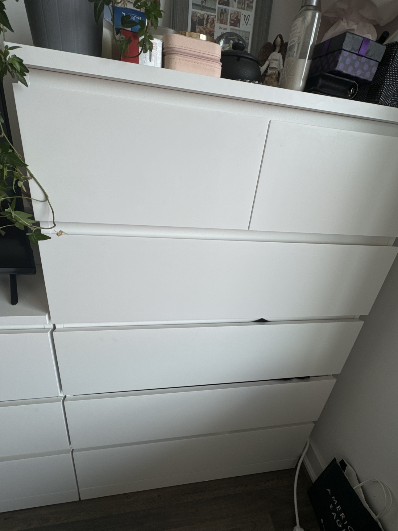 Ikea’s 6-drawer chest thumbnail