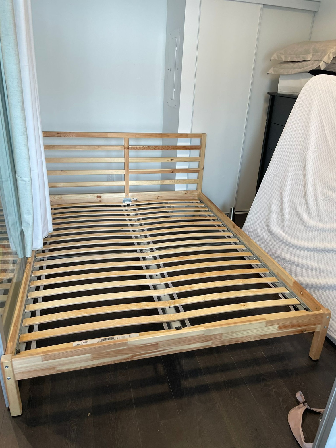 Queen Mattress + Queen Bed Frame with planks +Mattress protector - photo 4
