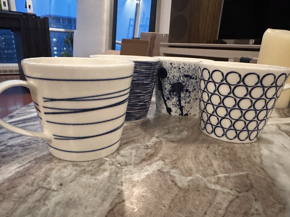Set of 4 Blue and White Coffee Mugs - photo 2