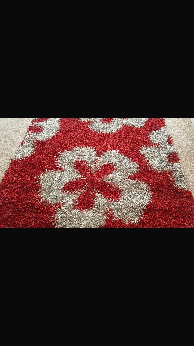 Red and White Carpet thumbnail