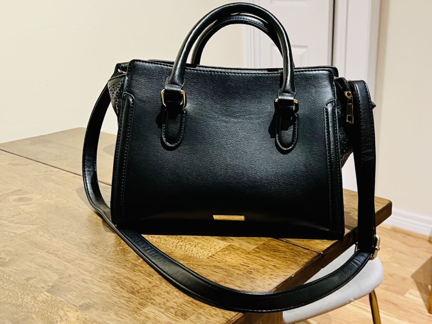 Women's purse thumbnail