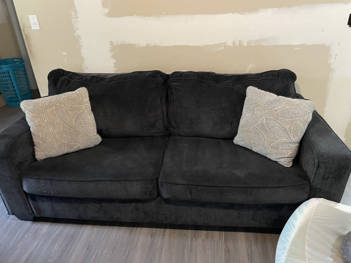 Couch and loveseat - photo 2