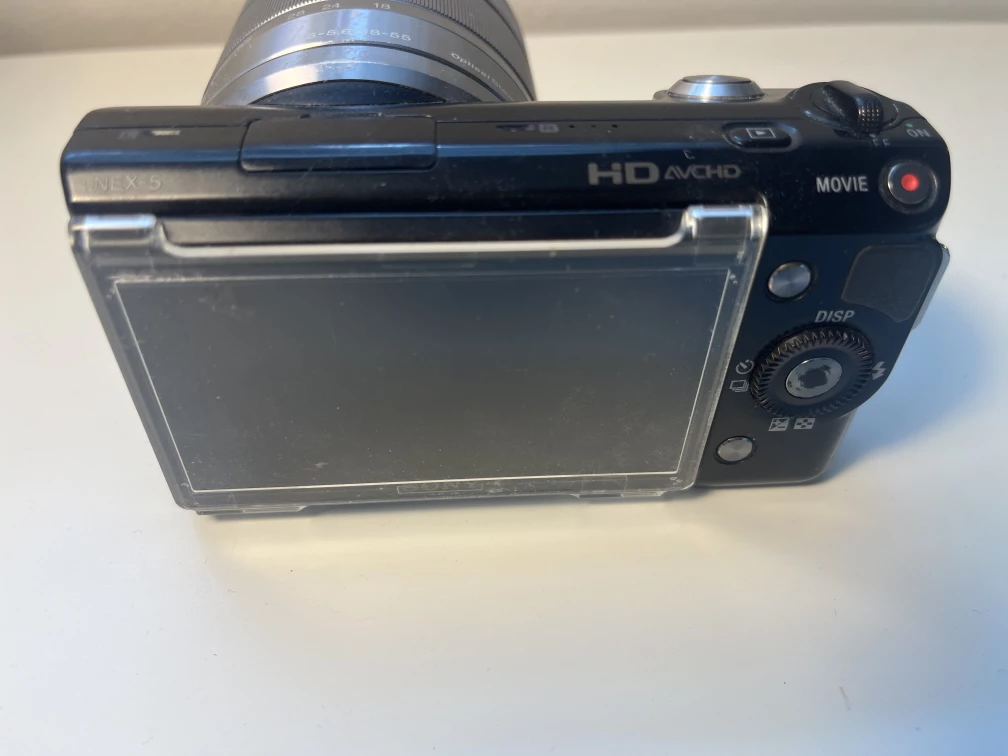 Sony NEX-5 Camera with 18mm-55mm Lens image indicator(2)