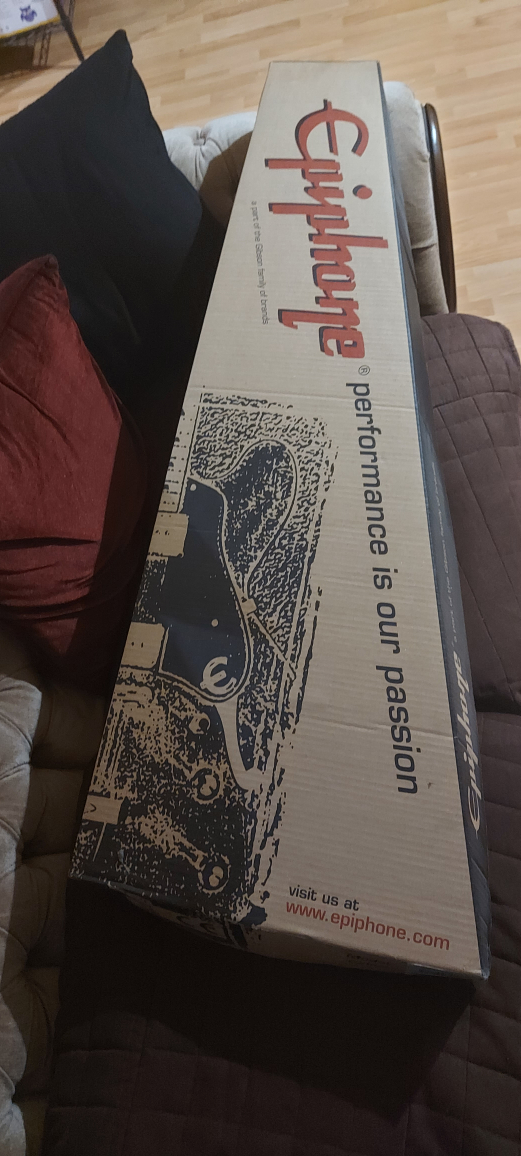 Rocksmith XBOX 360 Guitar game with Guitar Bundle image indicator(2)