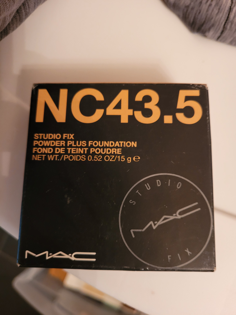 MAC Studio Fix Powder Plus Foundation NC43.5 and C6 - photo 2