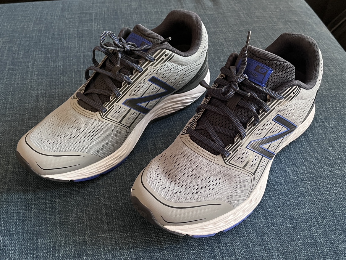New Balance 680v7 Running Shoes - size 11 US thumbnail