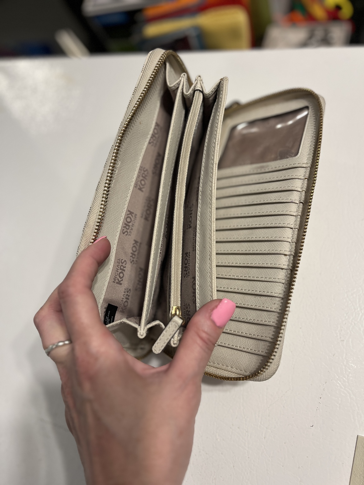 Michael Kors Wallet - photo 3