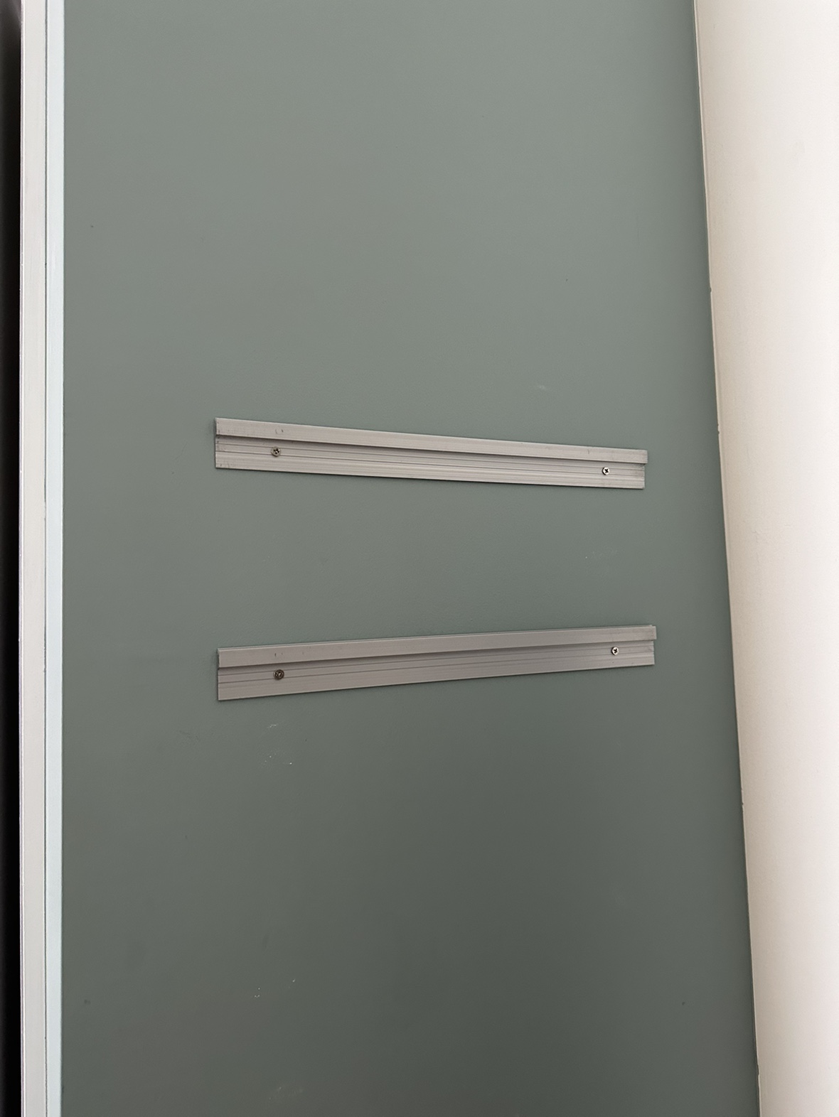 Wall-Mounted Three Tier Cosmetics Organizer - photo 3