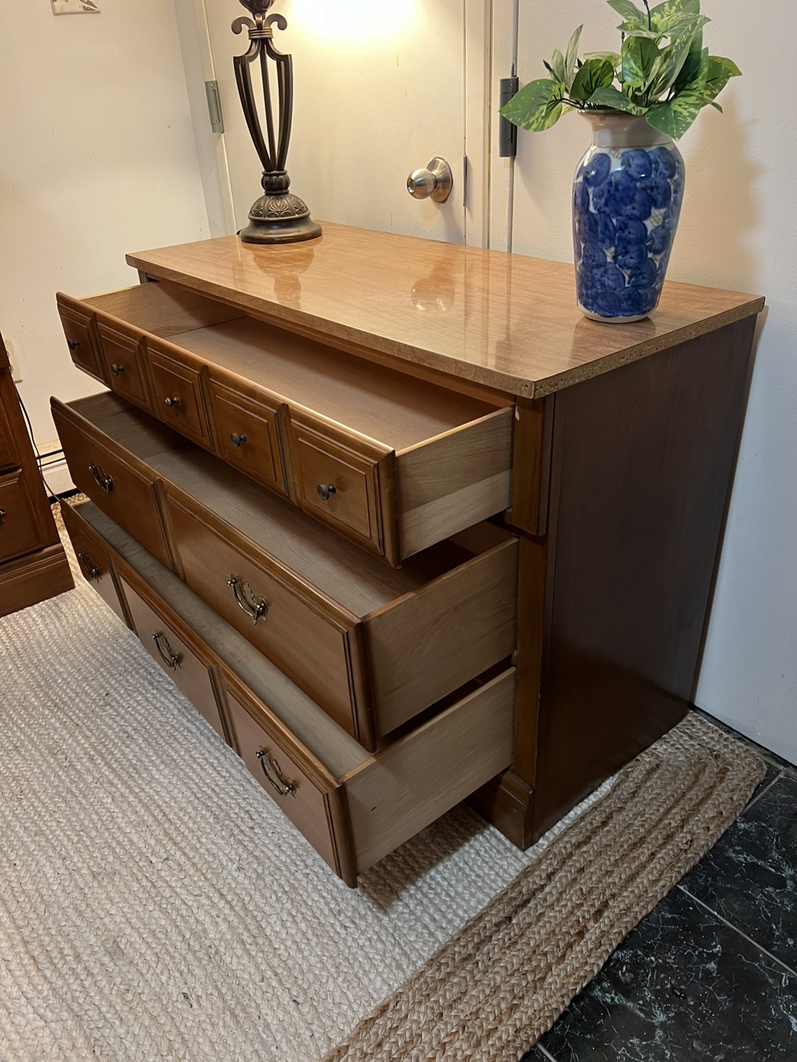 Delivery Aval. - 3 Drawers Dresser - photo 2