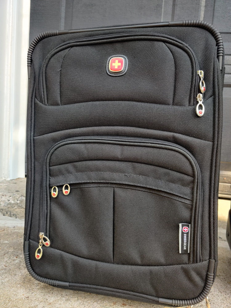 SwissGear and Van Heusen Luggage Set - photo 2
