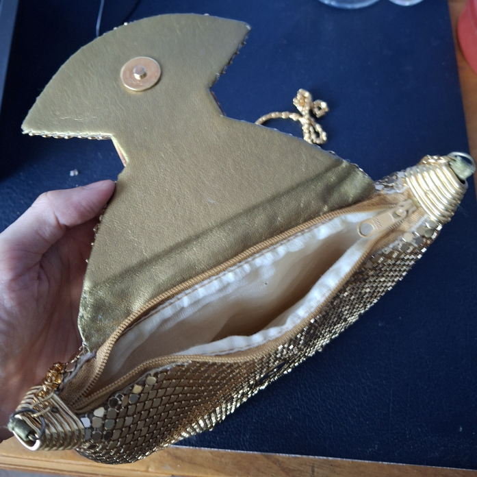 Gold Chain Purse image indicator(2)