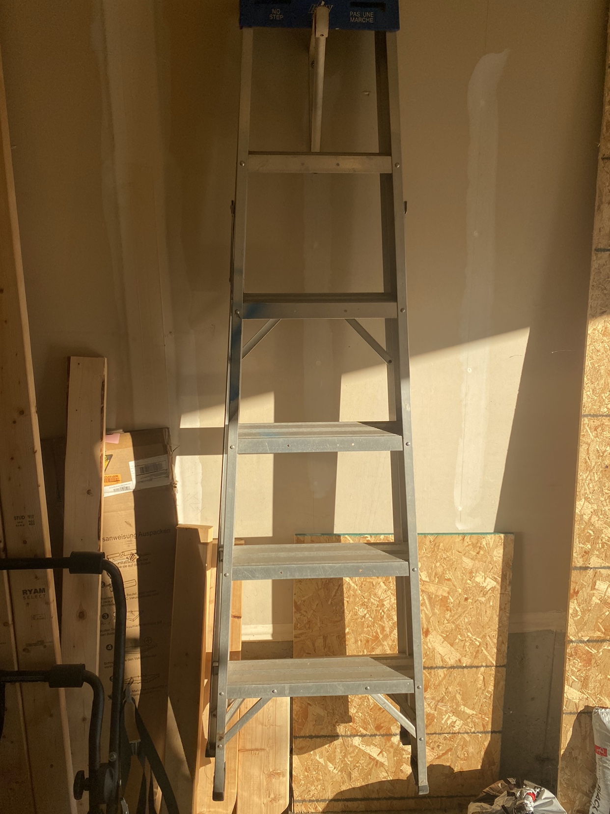 Aluminum Step Ladder - photo 2