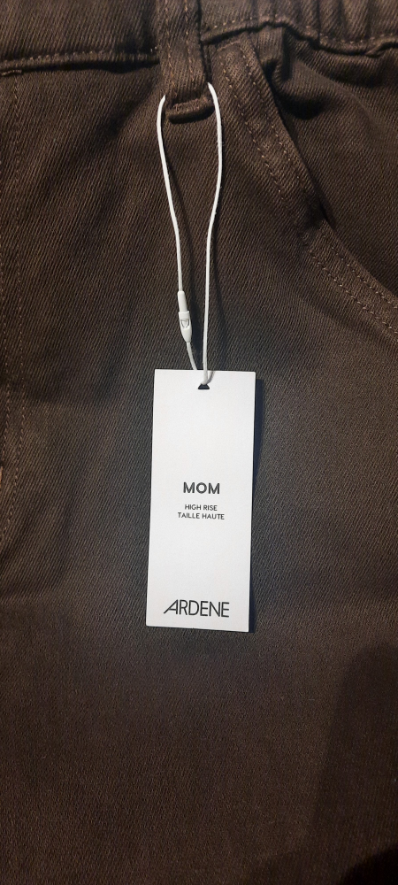 Brand New Women's Medium Ardene High Rise Mom Jeans image indicator(2)