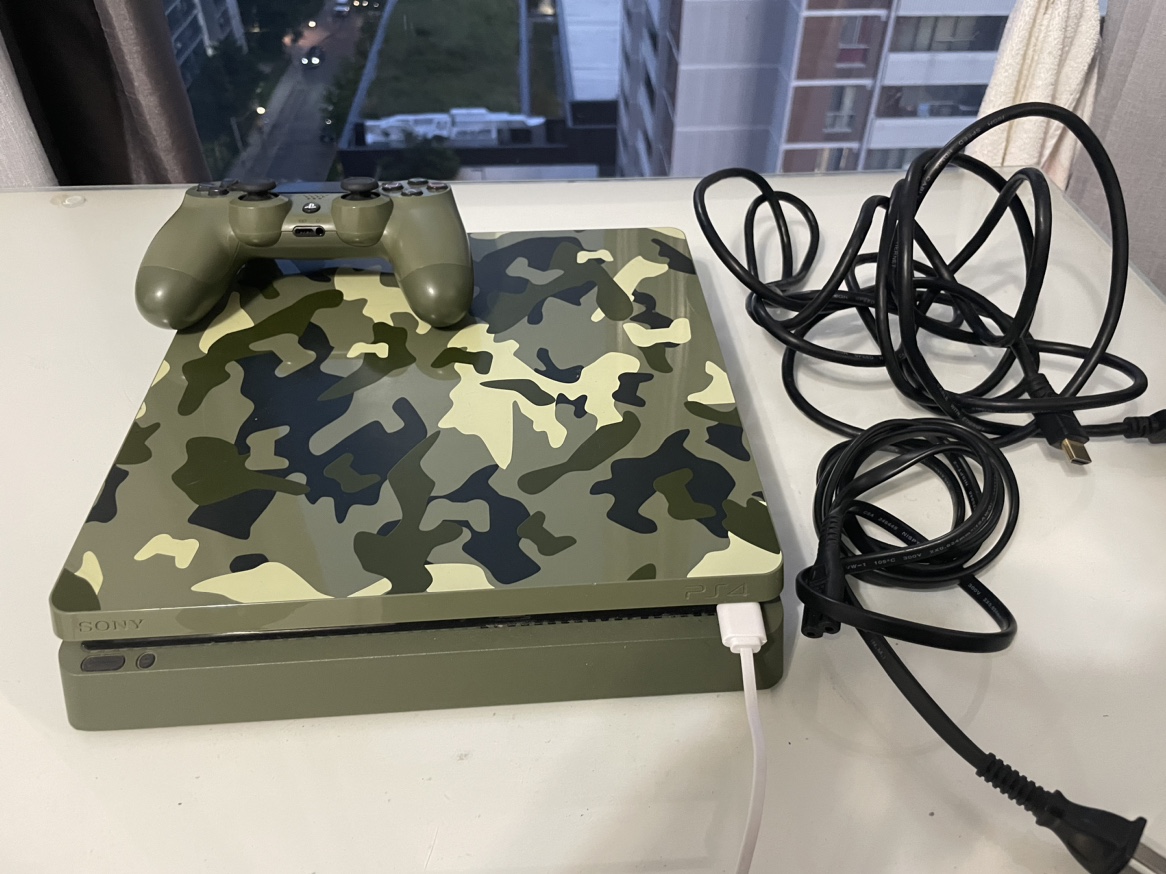 PS4 SLIM LIMITED EDITION Call of Duty WWII - photo 2