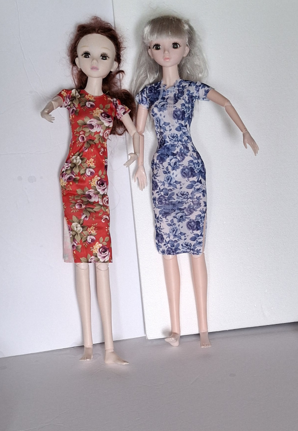 2 Tall 27" moving arms Barbie Dolls image indicator(2)