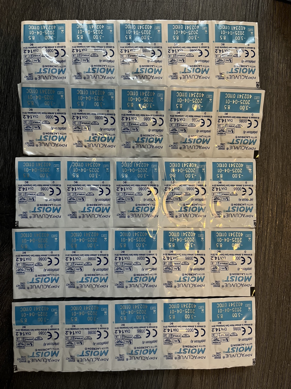 Contact lens 1day -3.00 bc 8.5