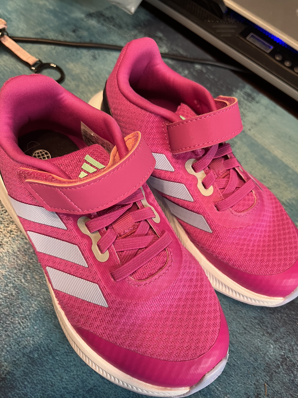 Adidas Runners - Girls size 12 - photo 4