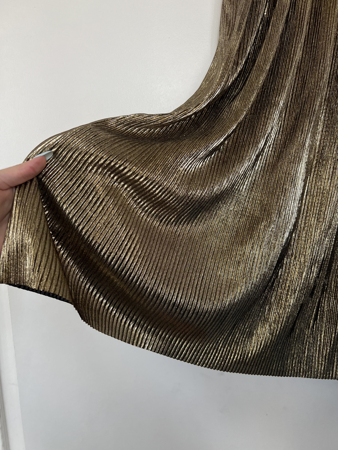 Guess Gold Shiny Pleated Skirt - photo 3