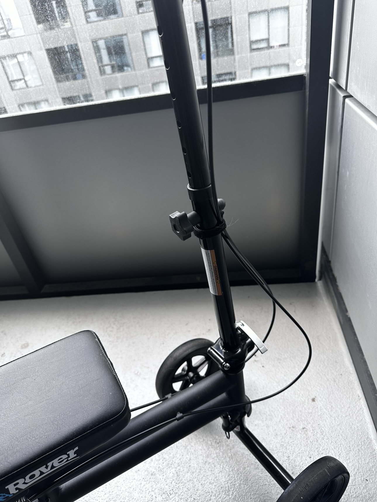 Knee scooter for mobility - photo 3