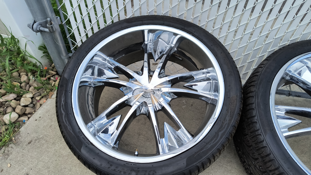 24" Chrome Rims,new Tires,spinners image indicator(8)