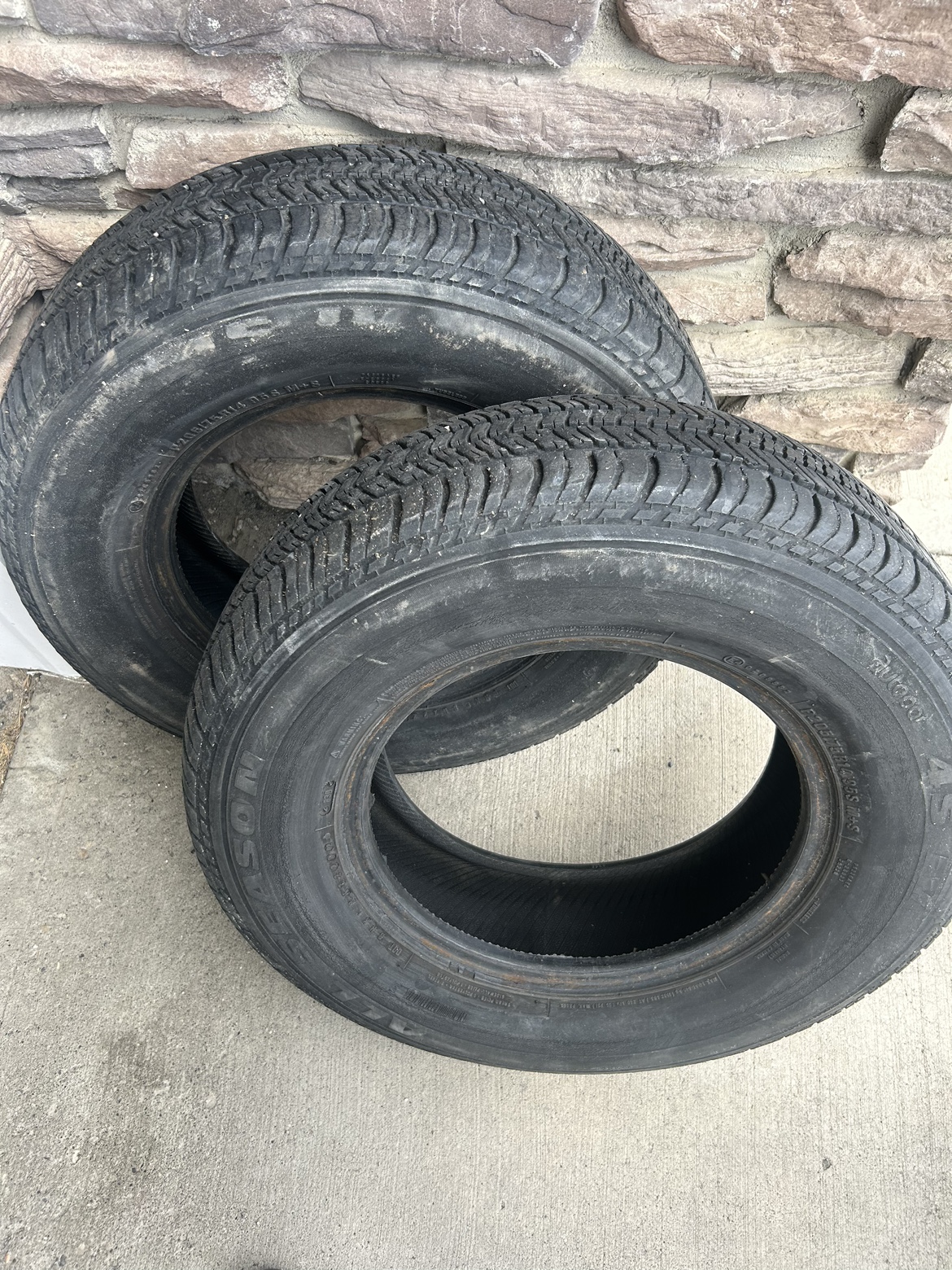 2x All Season Tires - photo 2