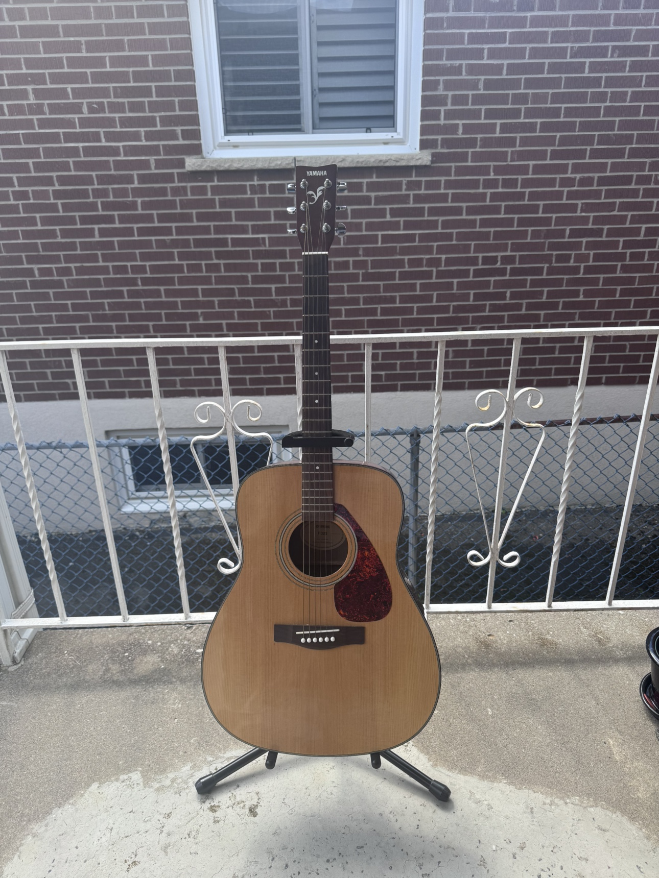 Yamaha Acoustic Guitar