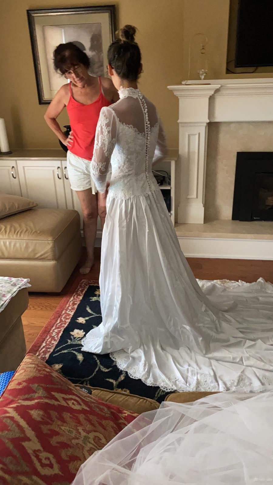 Wedding Dress image indicator(3)